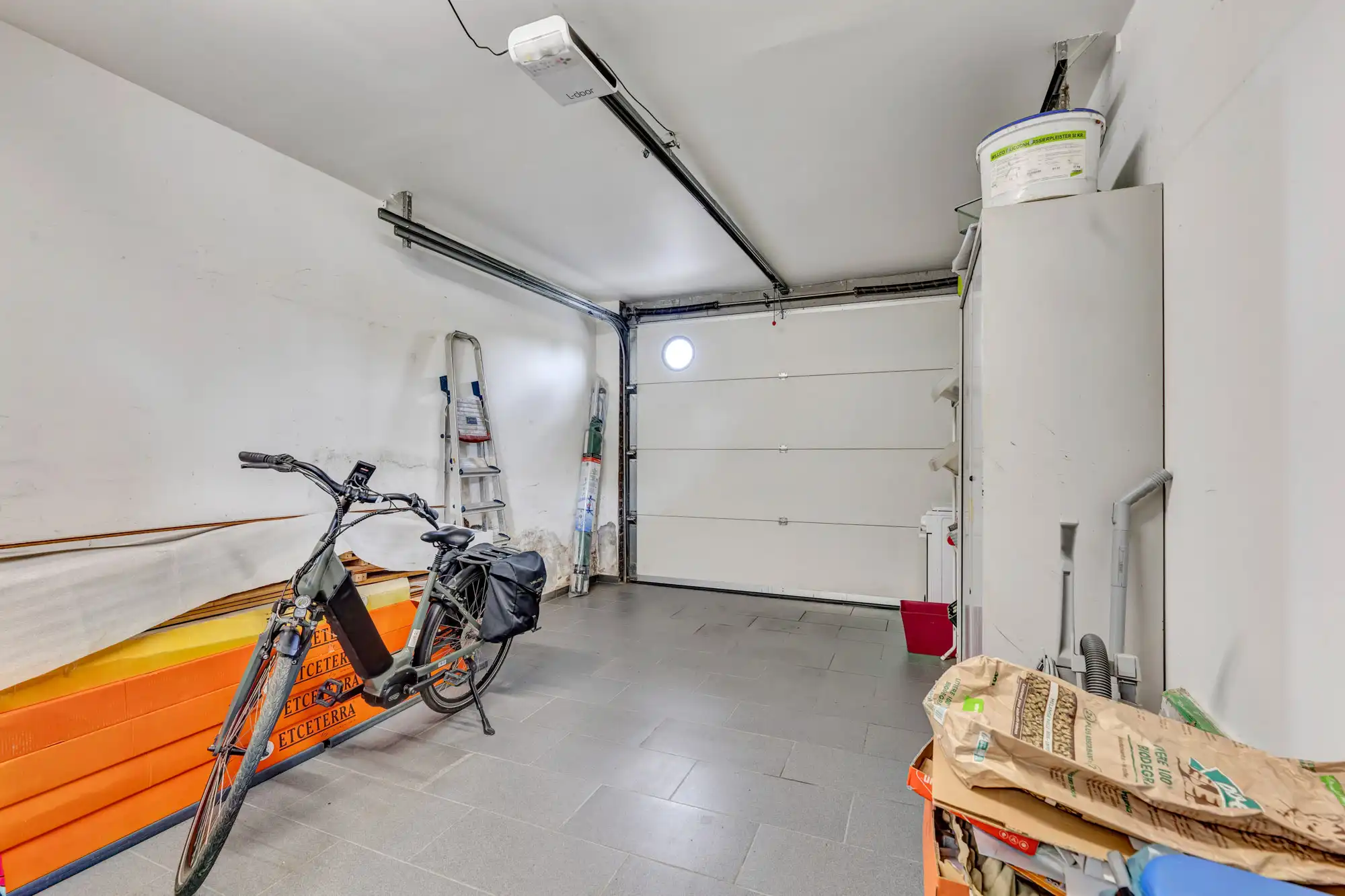 Ruime en volledig gerenoveerde veelzijdige woning op 19a68ca foto 15