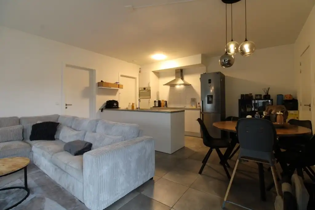 Prachtig appartement gelegen op de 1ste V met ondergrondse autostaanplaats en 2 fietsenstallingen.  foto 6