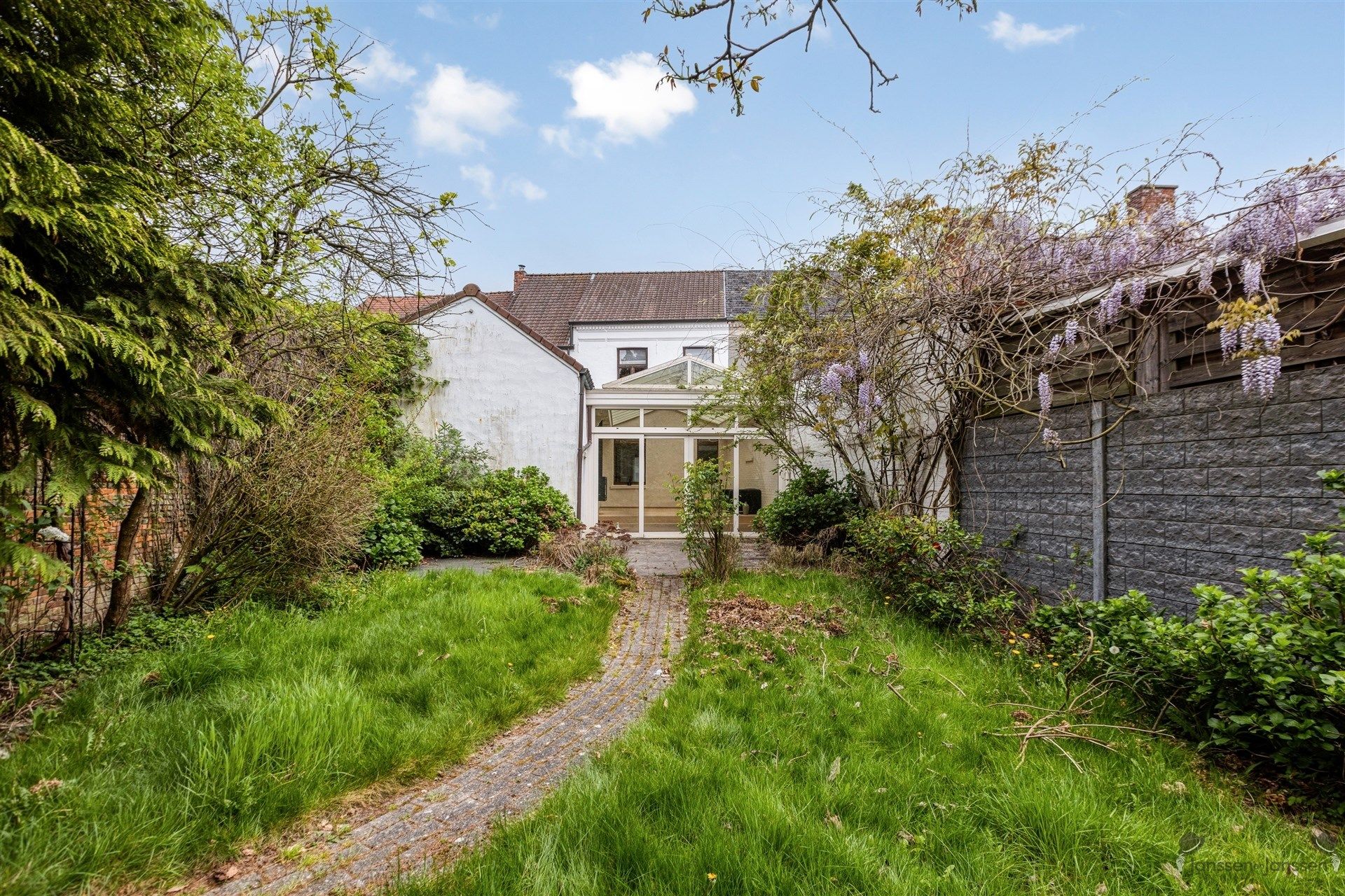 Woning met grote tuin in het centrum van meerhout + 2 garages foto 18