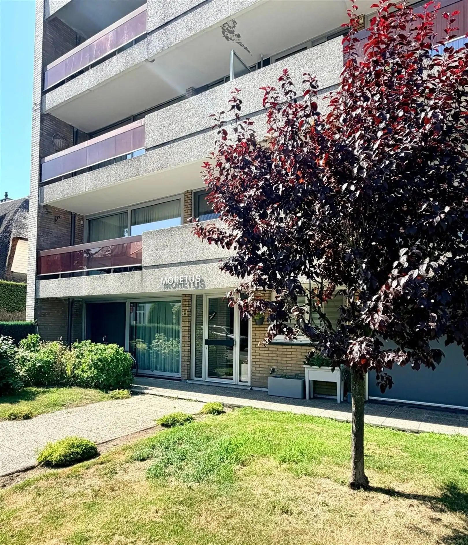 Lichtrijk hoekappartement met 2 slaapkamers en ruim overdekt terras op grens met HOVE foto 21