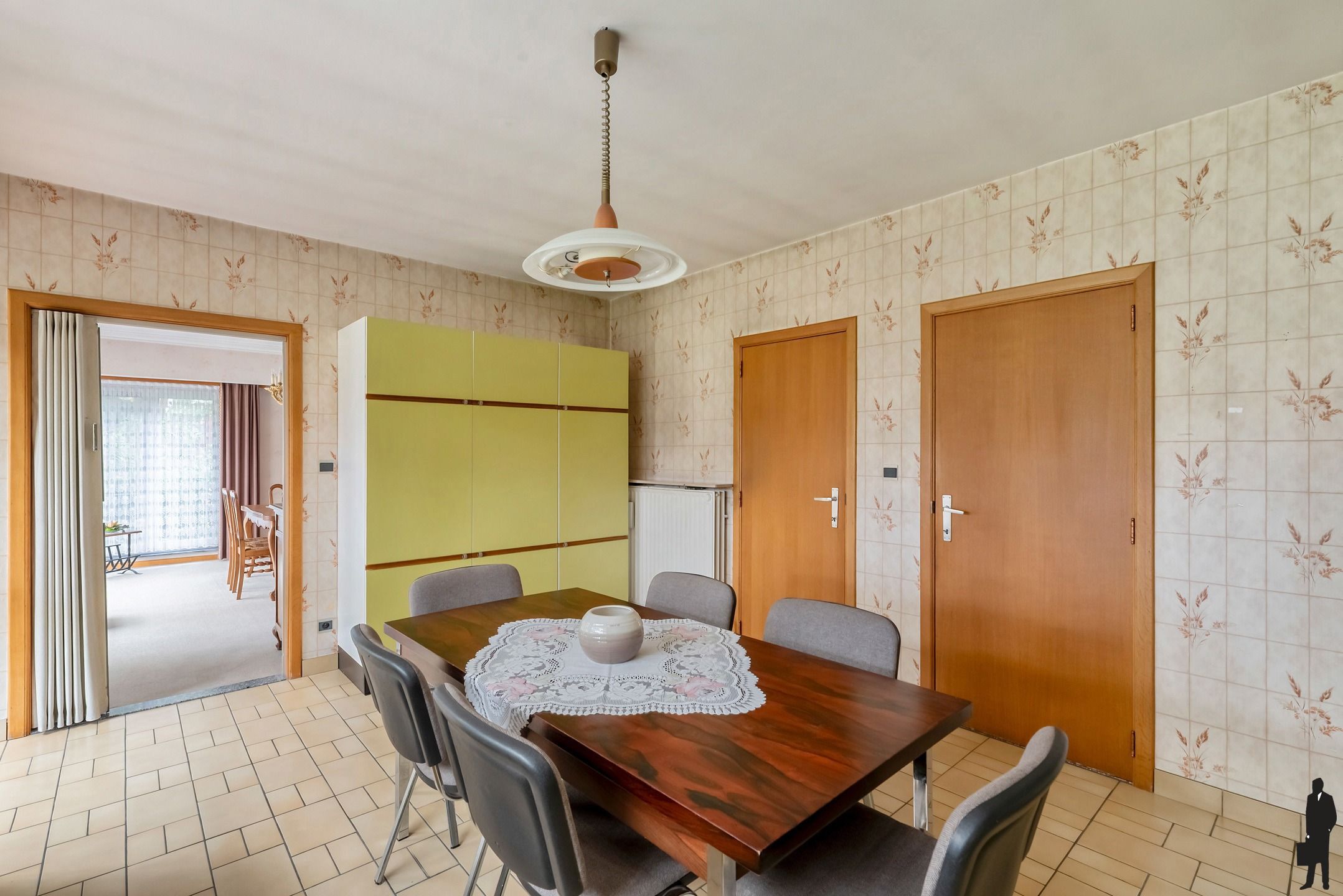 Ruime en rustig gelegen villa (341 m²) met 5 slk op een mooi perceel van 942 m². foto 14