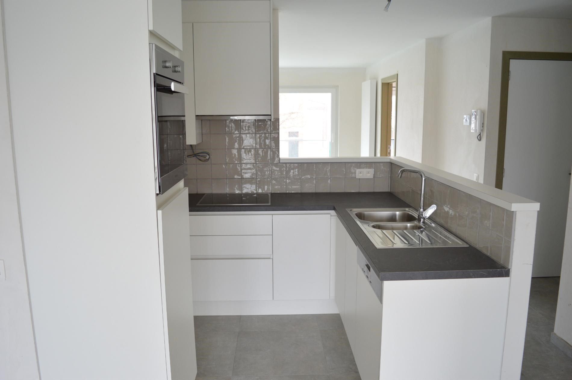 Instapklaar appartement met 2 slaapkamers op de 1e verdieping in Gullegem foto 2