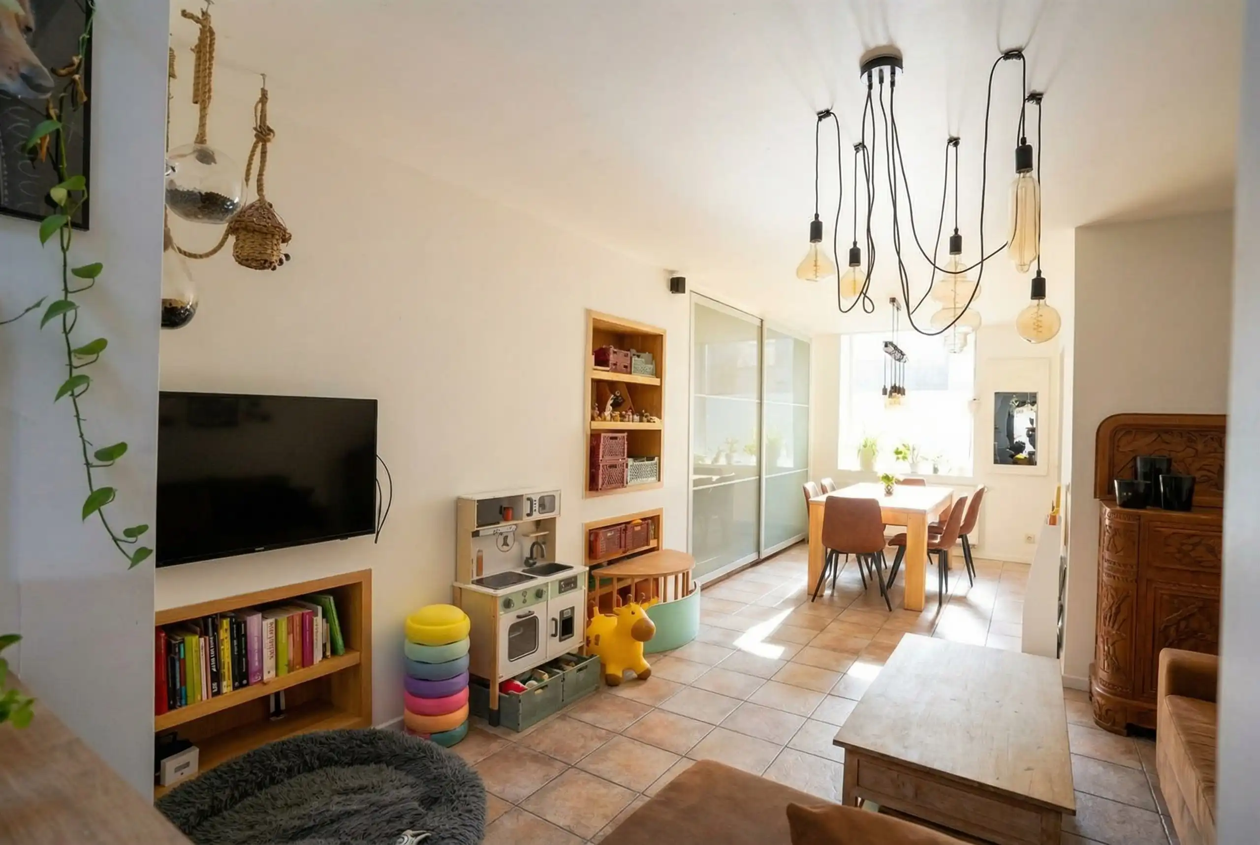 Interessante woning met grote garage en tuin, 3 slaapkamers foto 6