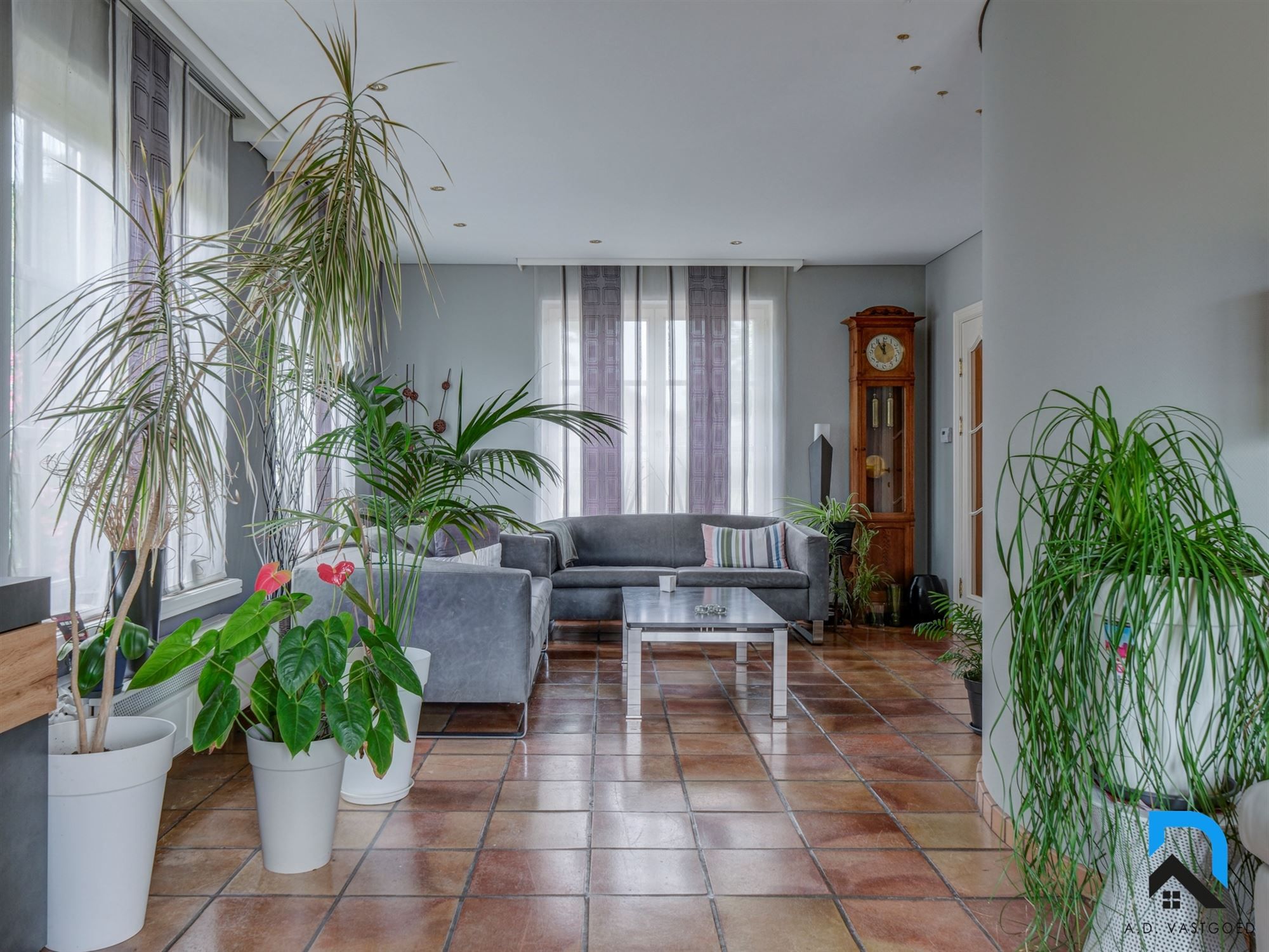 Ruime woning met 5 slaapkamers op toplocatie foto 9