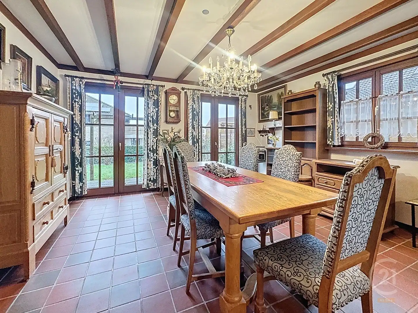 Alleenstaande woning met garage en tuin in Westende foto 3