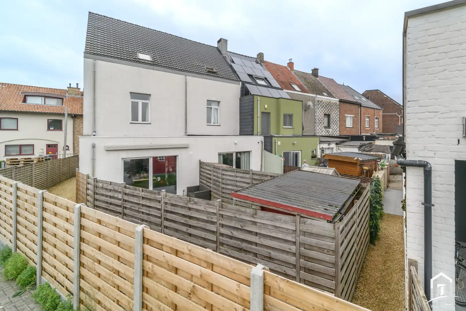 Zeer gezellige, kwalitatief afgewerkte en goed onderhouden gezinswoning foto 24