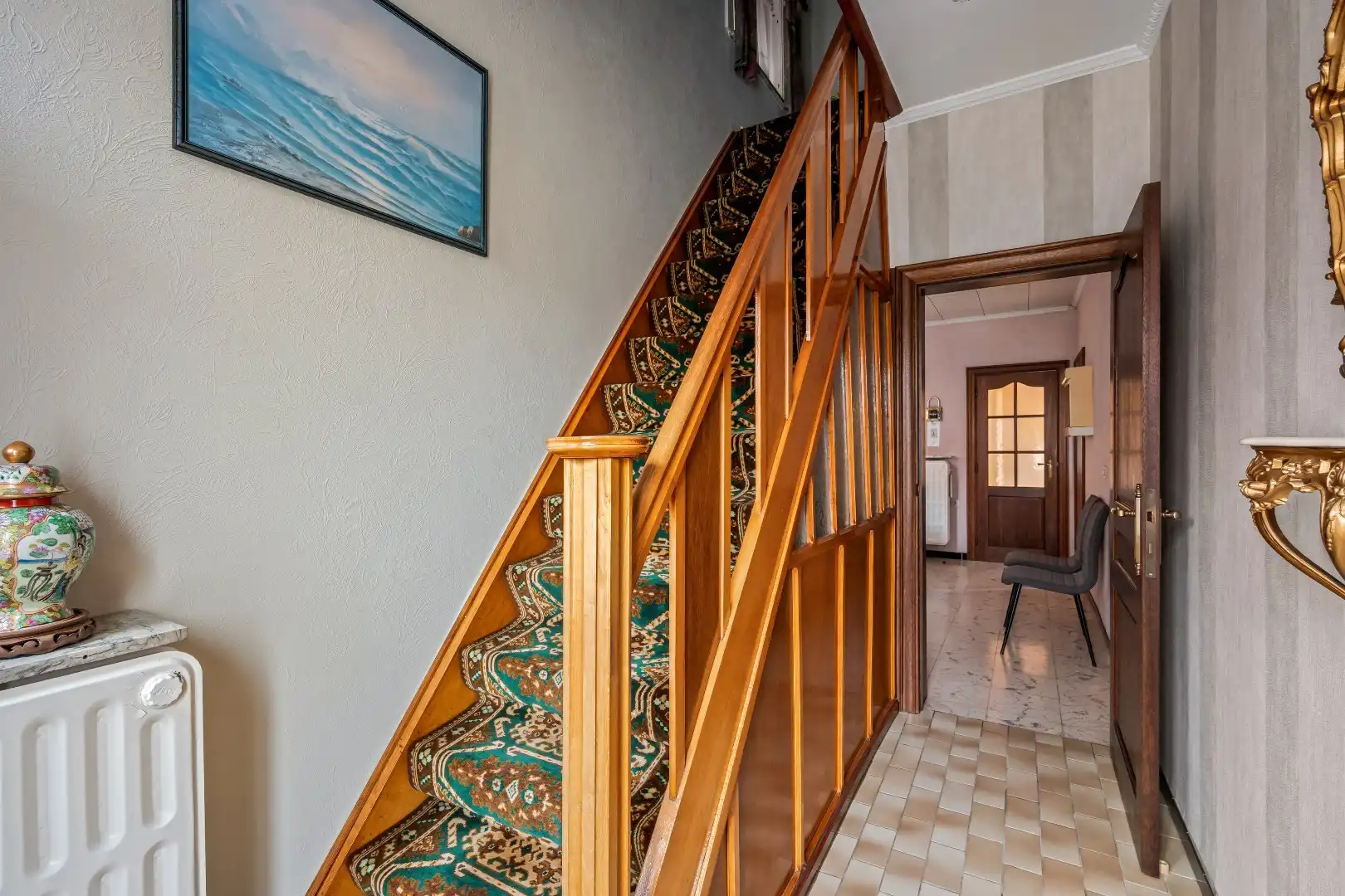 Op te frissen woning met 3 slaapkamers, garage en tuin. foto 8