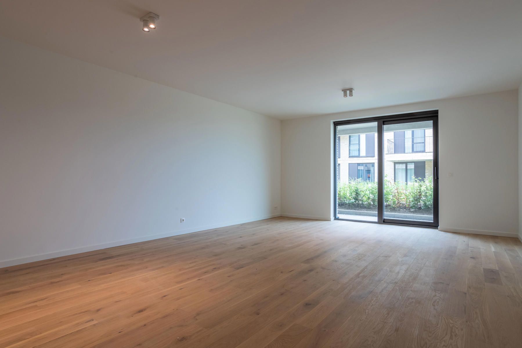 Gelijkvloers appartement met berging en autostaanplaats.  foto 3