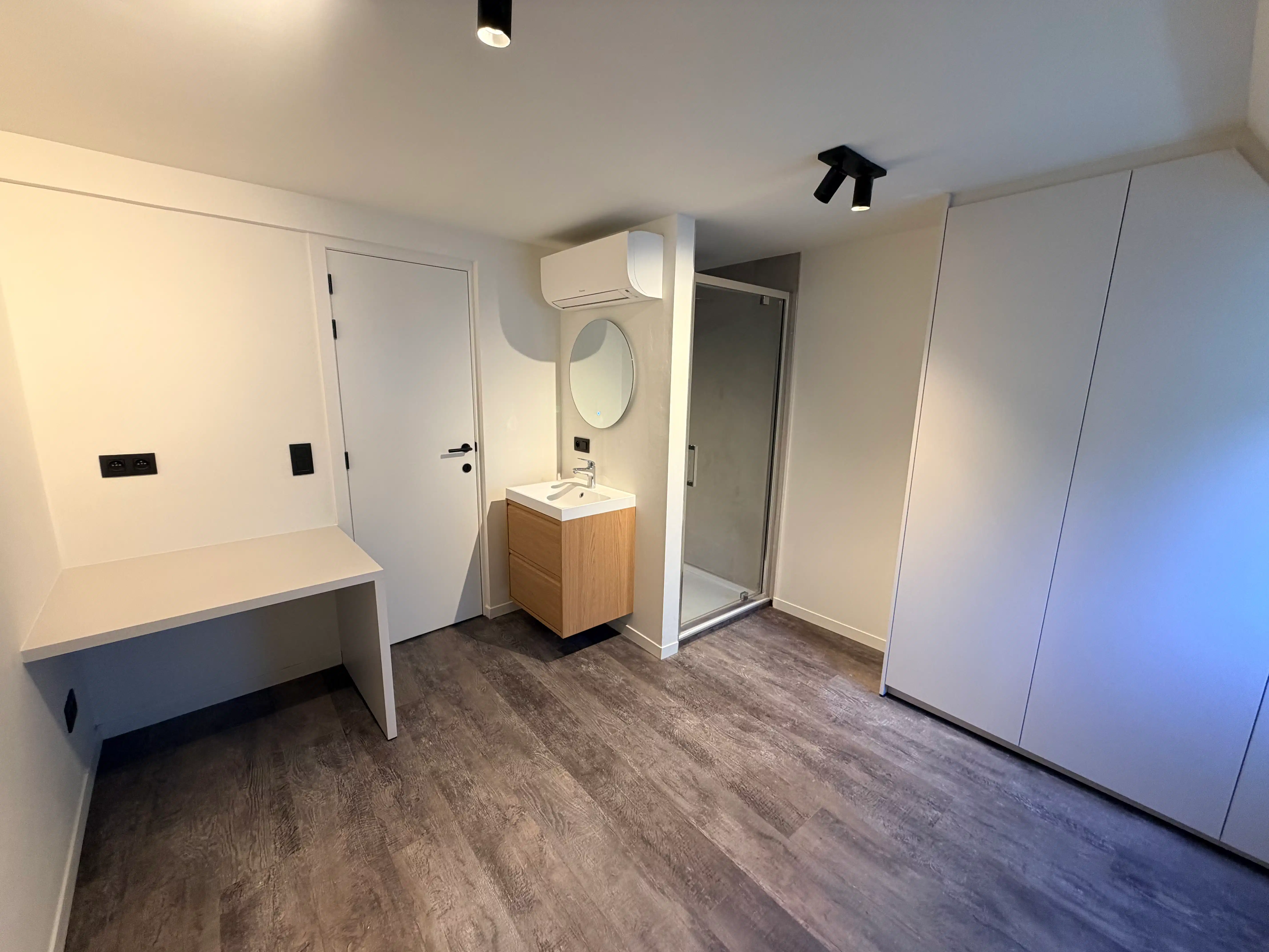 --- NIEUW --- Ideale cohousing woning: volledig gerenoveerde 2-slaapkamerwoning met elk een eigen douche in centrum Gent! foto 10