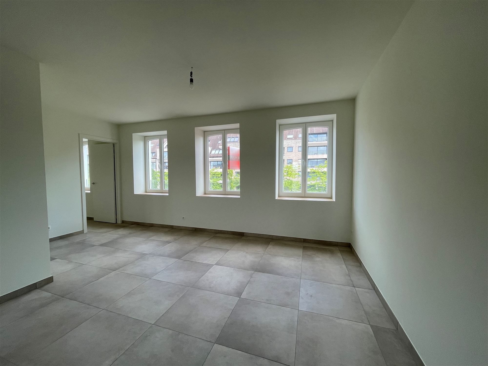 Nieuwbouw appartement met groot terras foto 3