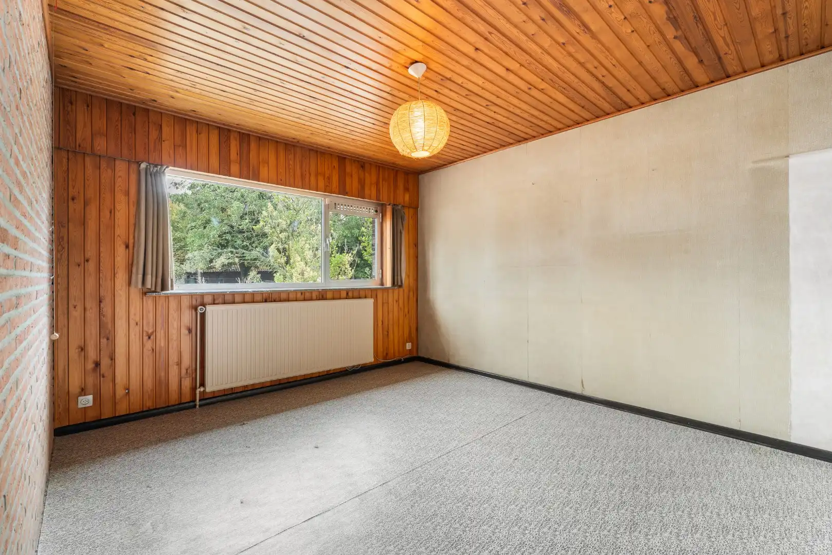 Ruime woning met 3 slaapkamers en garage op 443 m² in rustige woonwijk foto 13