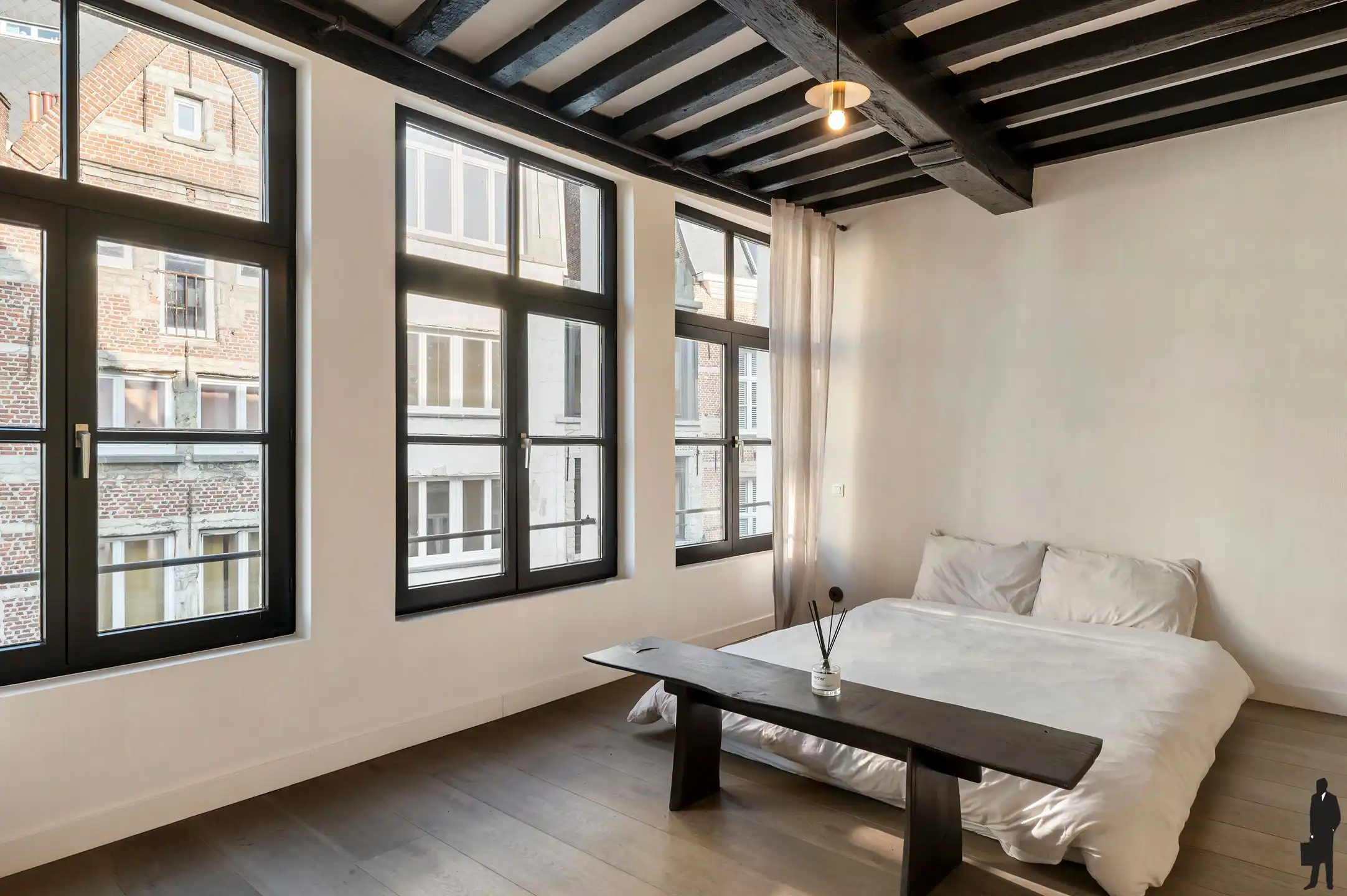 Neoclassicistische stadswoning uit de 19de eeuw met zicht op de Schelde en de Kathedraal foto 14