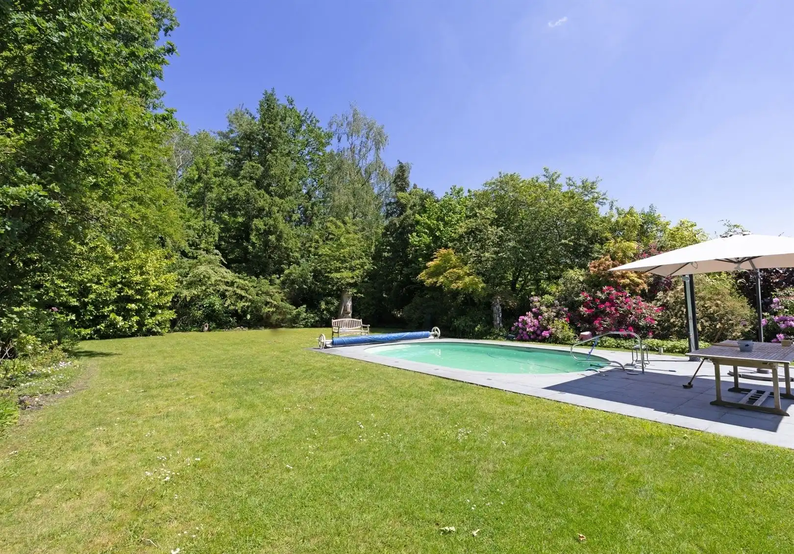 Te renoveren villa in de Mombeekdreef foto 3