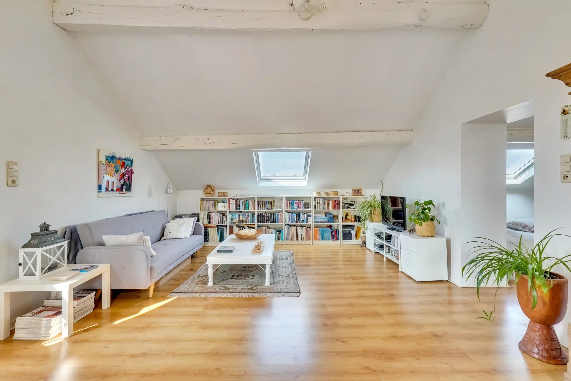 Karaktervolle woning met zwembad en ingerichte leefzolder foto 21