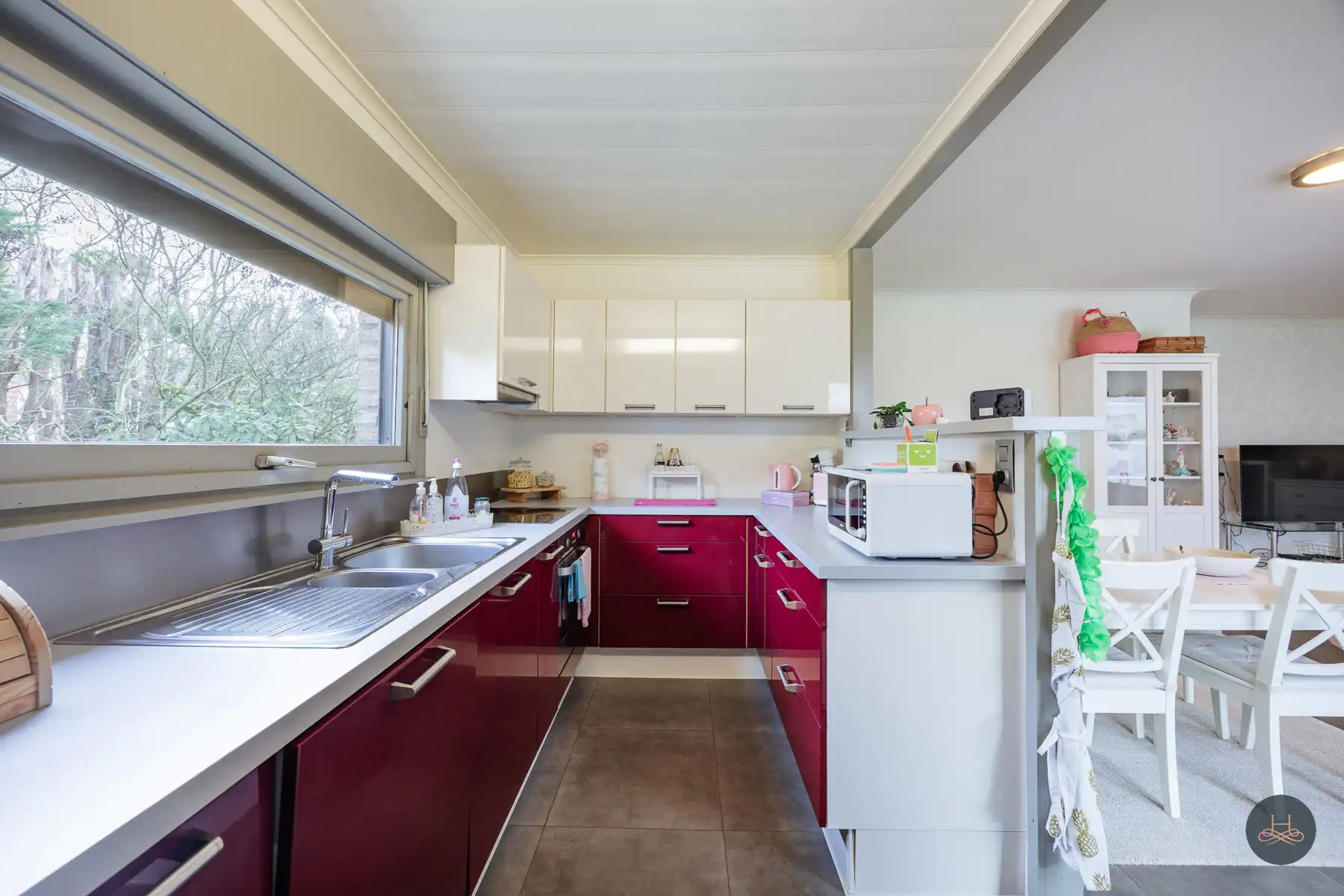 Gelijkvloerse open bebouwing op 8 are met grote tuin foto 9