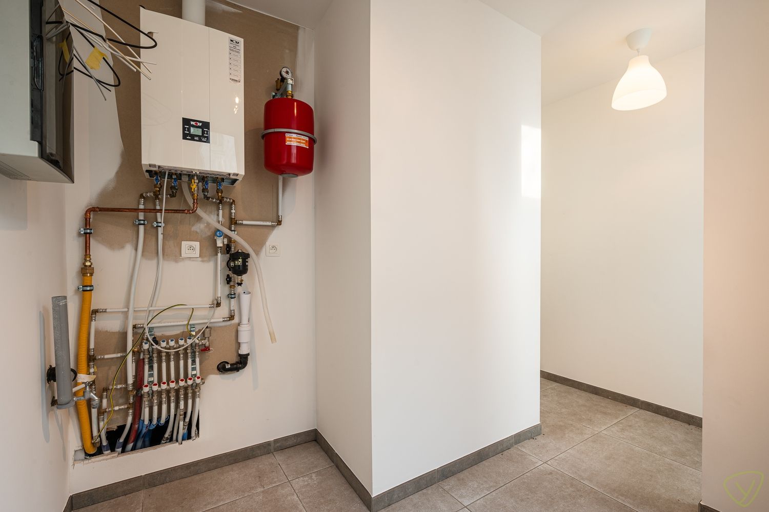 Gerenoveerde arbeiderswoning met drie slaapkamers en garagebox foto 3
