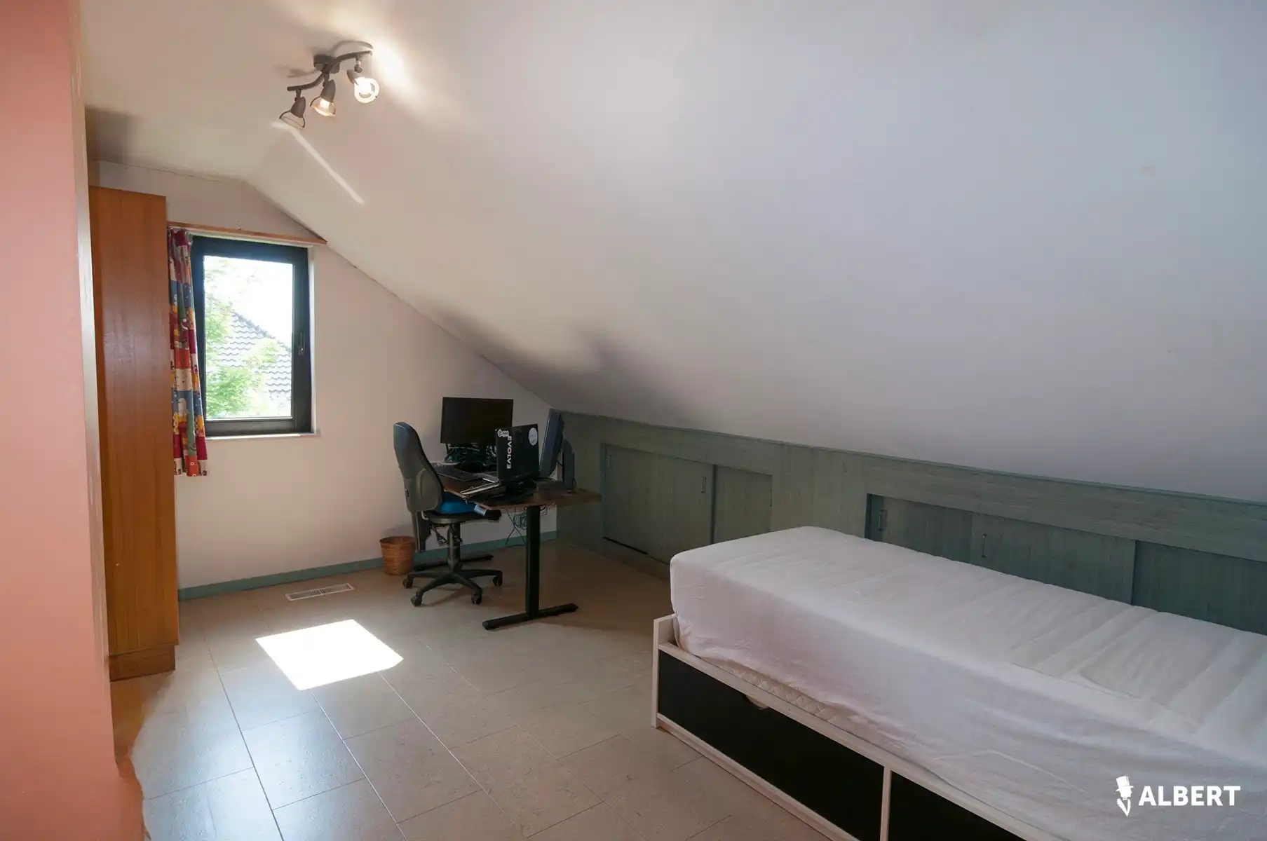  Ruime woning van 239m² op groot perceel  in Diepenbeek! foto 20