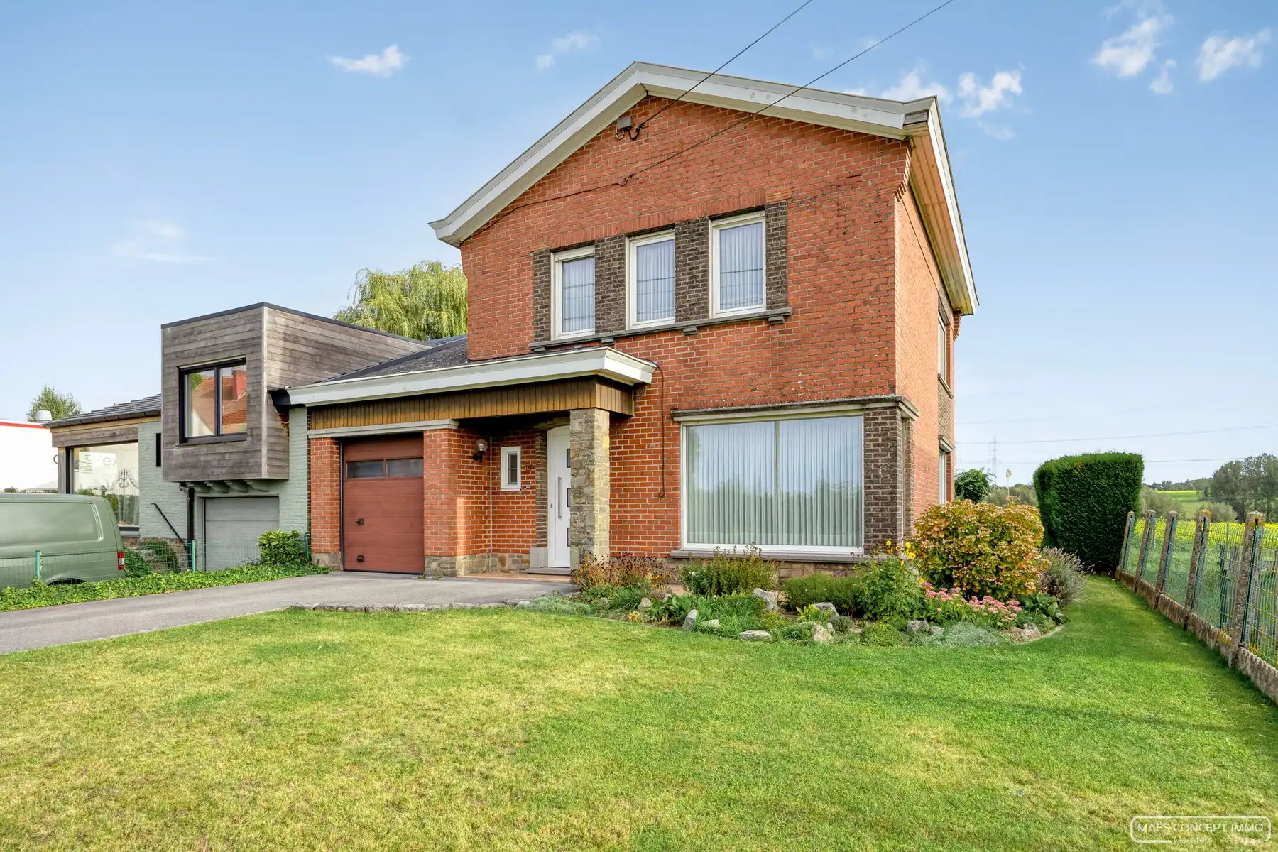 Hoofdfoto van de publicatie: Te renoveren woning te koop te Anzegem met prachtig verzicht