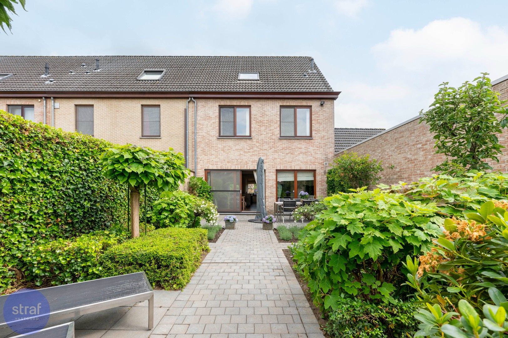 Gezellig huis met toffe tuin en twee garages in Zwijndrecht foto 7