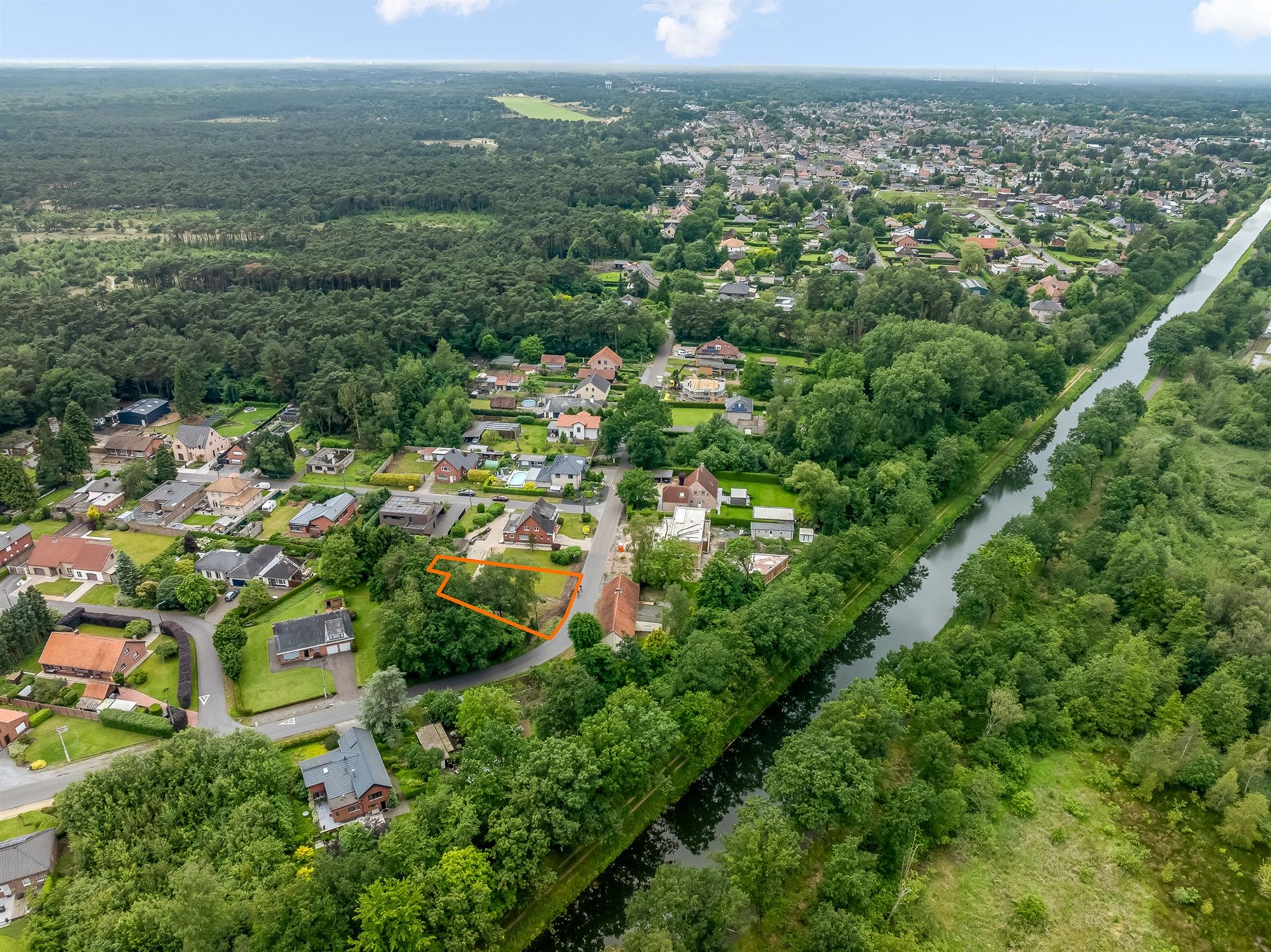 ZUIDGERICHTE BOUWGROND OB VAN 687M2 VLAKBIJ NATUURGEBIED foto 3