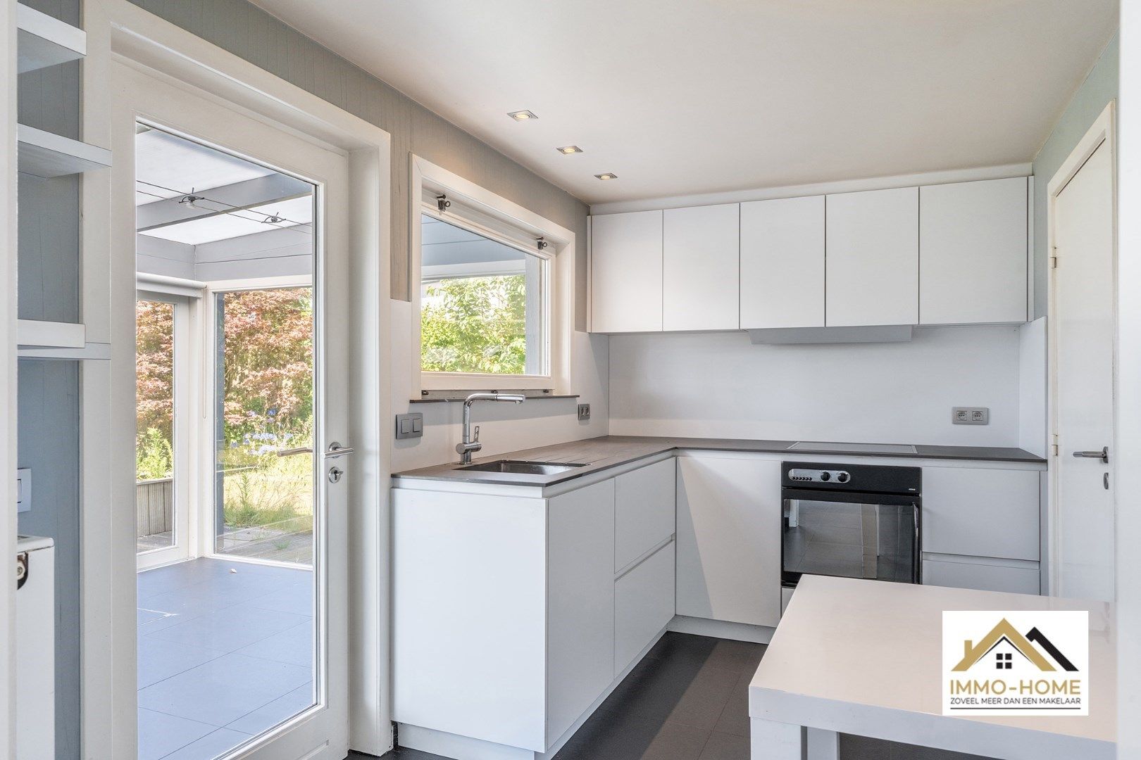 Mooie instapklare woning in rustige wijk te Evergem foto 12