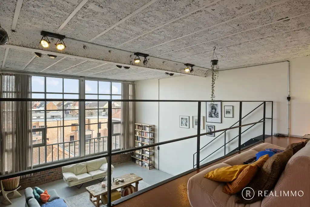 Exclusieve loft met privatieve staanplaats en kelderberging! foto 17