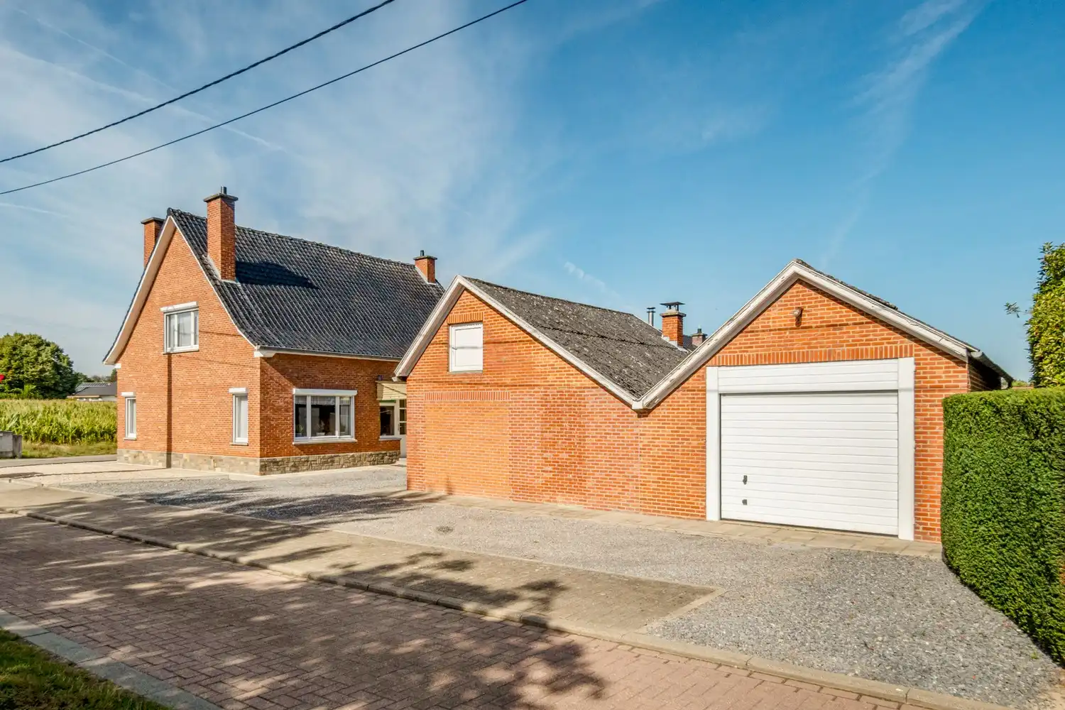 Gezinswoning met 3 slaapkamers, garage en leuke tuin in landelijke omgeving te Bunsbeek foto 3