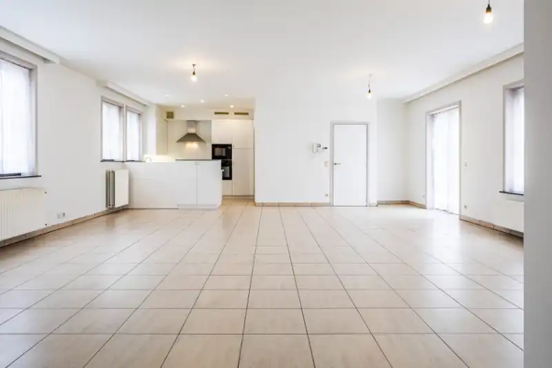 Roeselare :  UNIEK GROOT, centraal, ruim en lichtrijk appartement op toplocatie – 143m² woonoppervlakte! foto 2