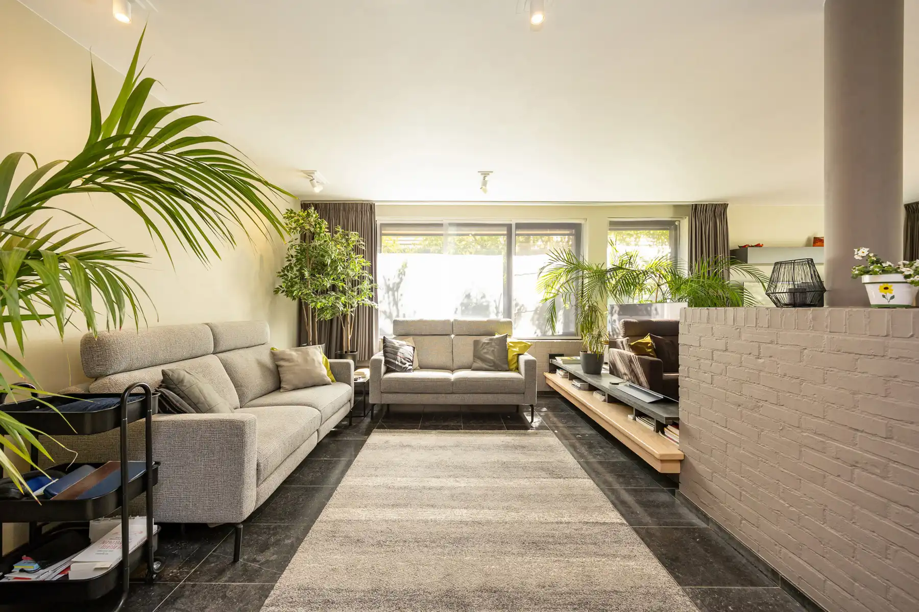 Ruime gezinswoning op een perceel van ca 675 m² in een doodlopende straat. foto 4