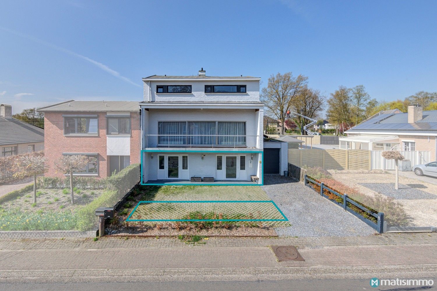 GERENOVEERD, INSTAPKLAAR GELIJKVLOERS APPARTEMENT MET 2 SLAAPKAMERS OP RUSTIGE LIGGING IN AS foto 2