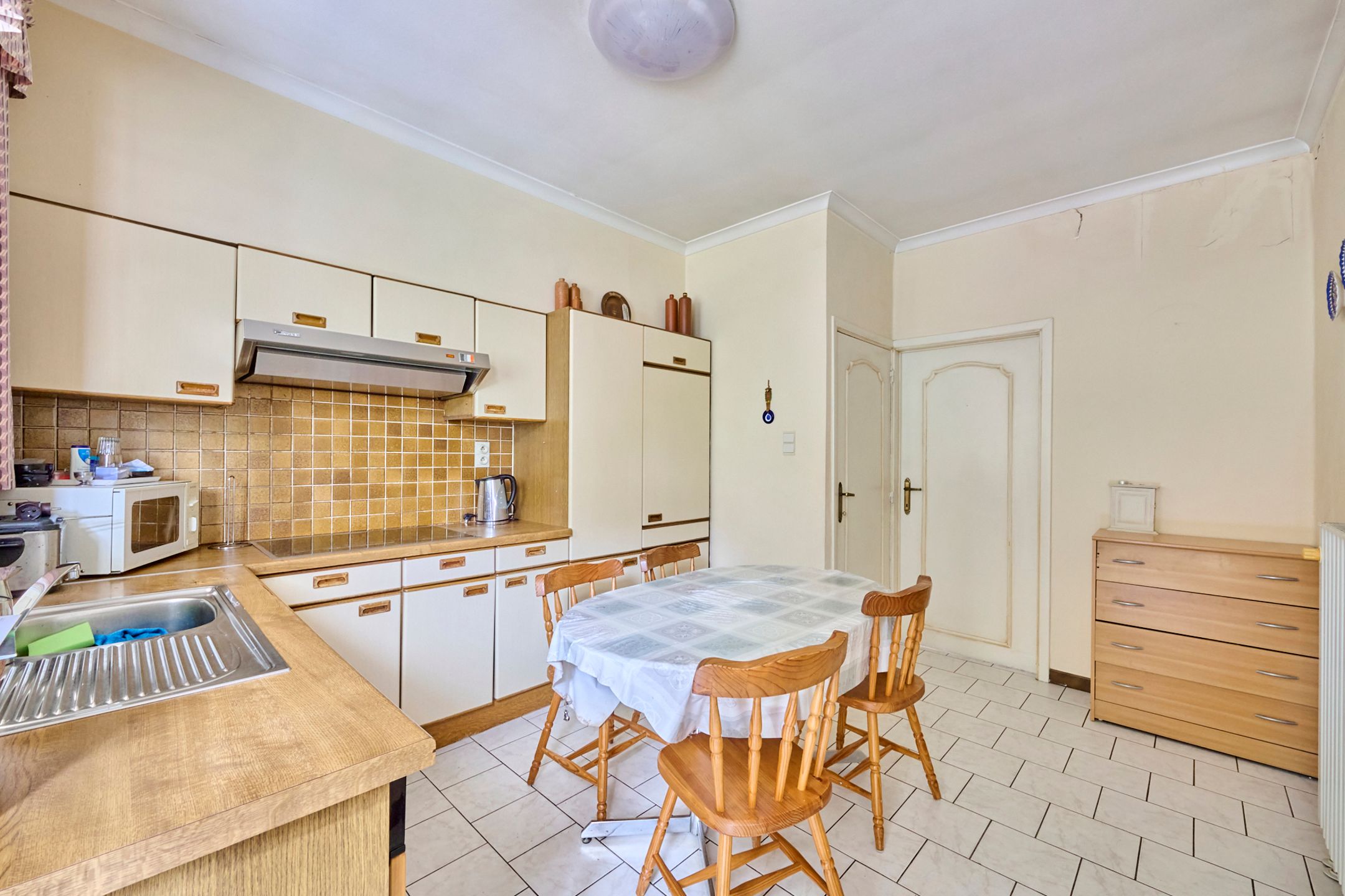 RUSTIG GELEGEN TE RENOVEREN WONING OP 10A 07CA NABIJ CENTRUM foto 2