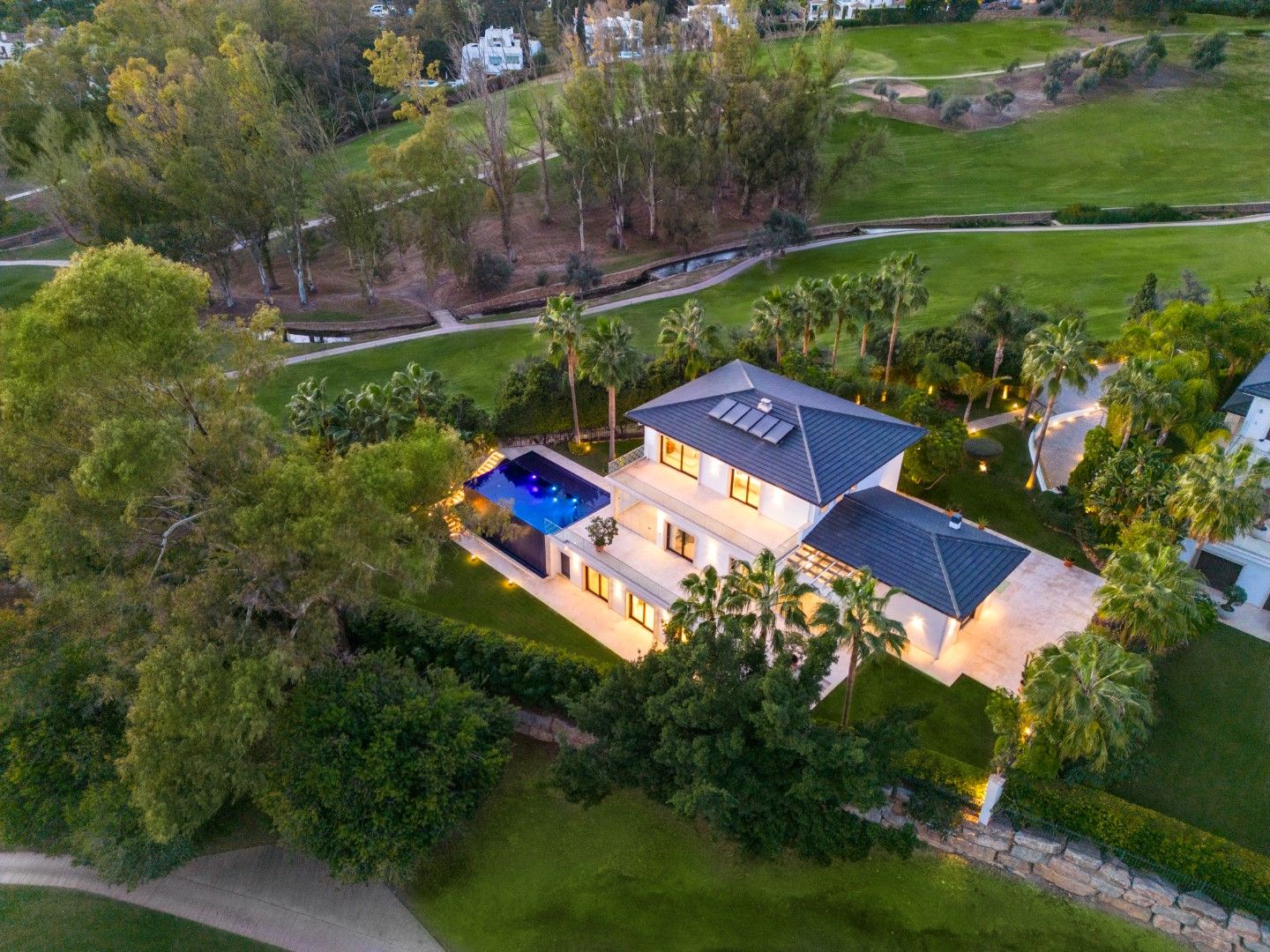 Villa met prachtig uitzicht op de golfbaan de berg La Concha, Marbella. foto 25