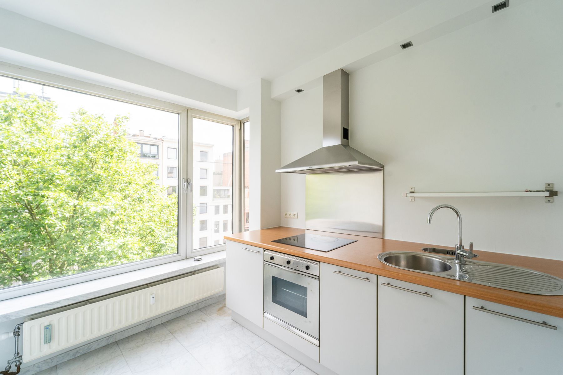 Ruim 2 – slaapkamerappartement met terras foto 4