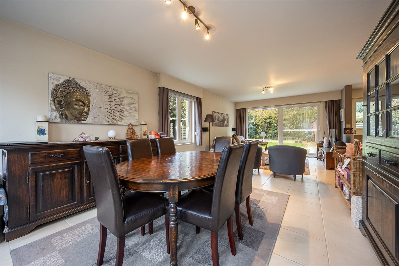 Woning op toplocatie met ruime tuin en zicht op bosgebied. foto 2