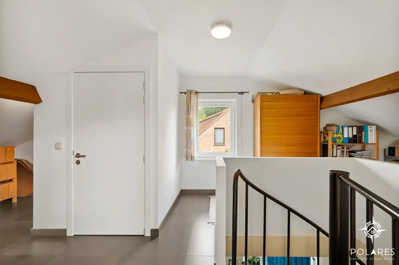 Ruime woning met 4 slaapkamers en mogelijkheden voor thuiskantoor of vrij beroep . foto 16