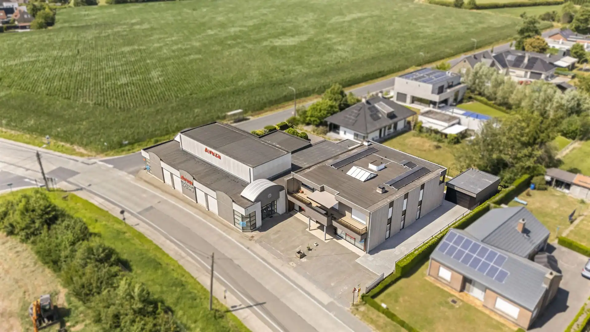 TOPgelegen commerciële hoek (showroom en atelier) met parking! foto 3