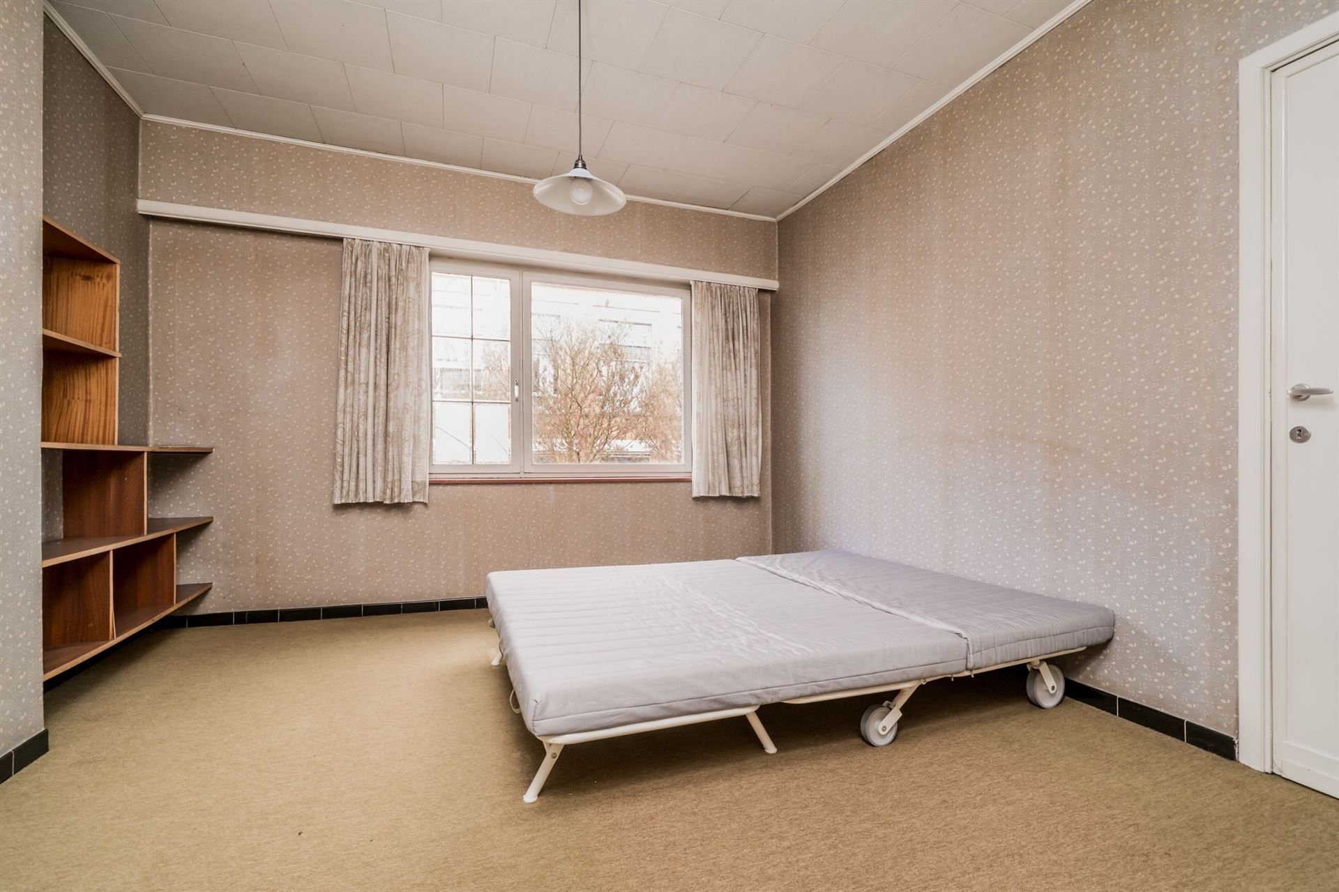 Te renoveren woning met 4 slpks en tuin. foto 16