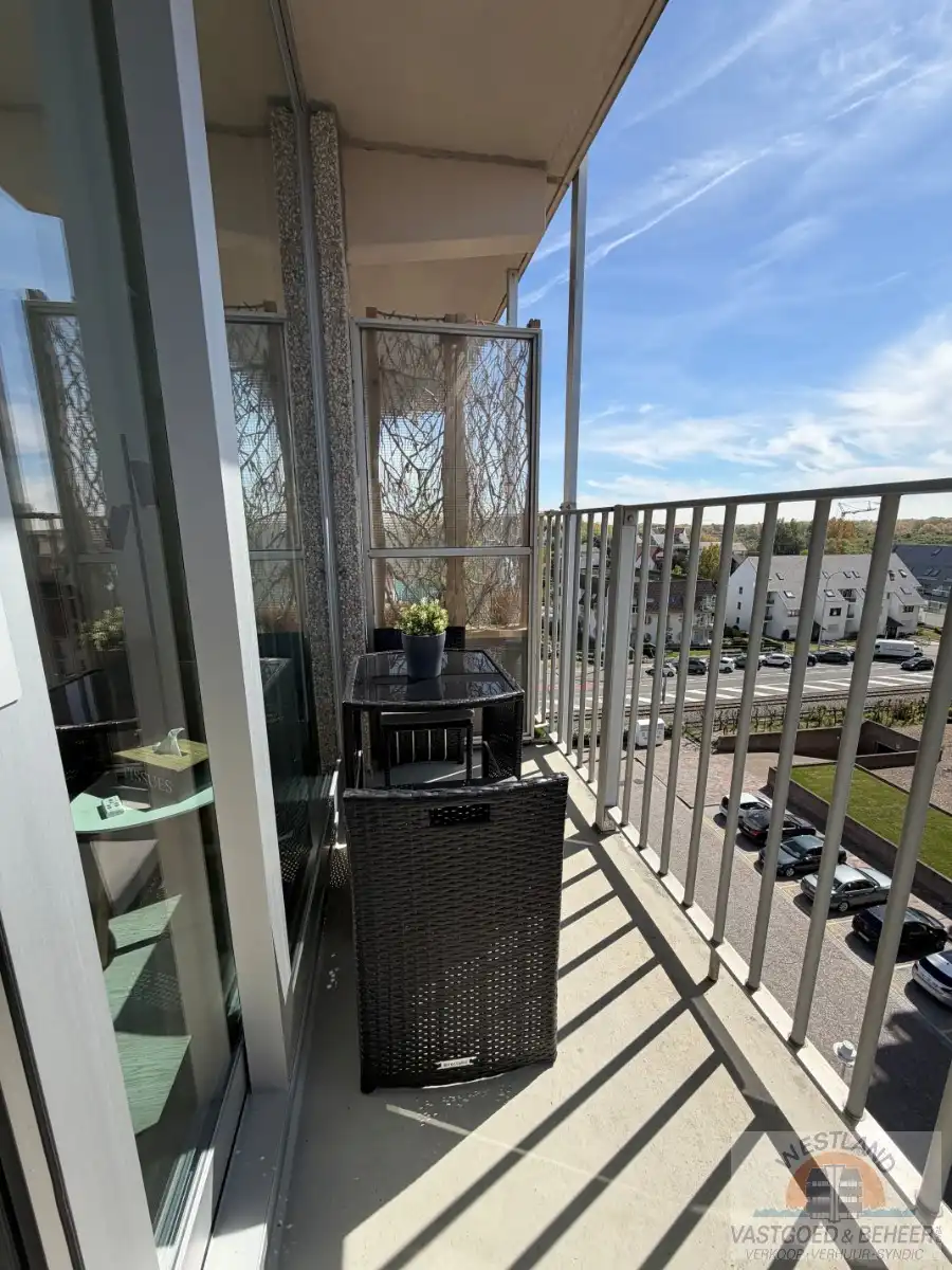 Lichtrijke, modern ingerichte studio op toplocatie foto 3