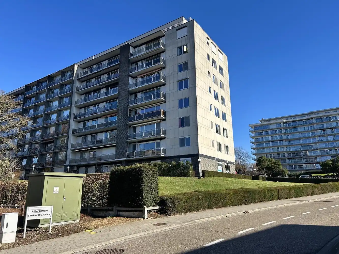 Ruim 3-kamerappartement met garagebox en autostaanplaats foto 19