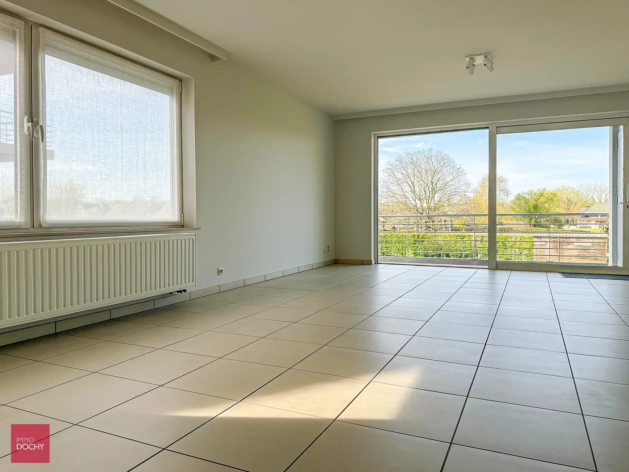 Volledig opgeschilderd ruim appartement op mooie ligging | Potegemstraat foto 2