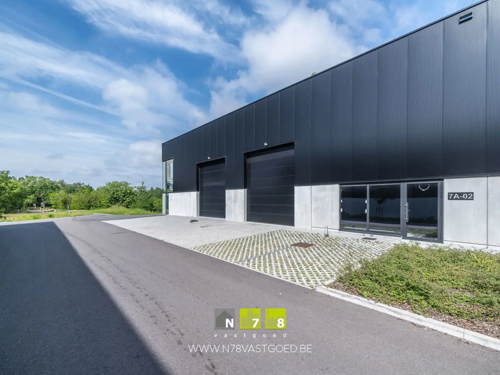 Bedrijfsvastgoed te koop foto {{pictureIndex}}