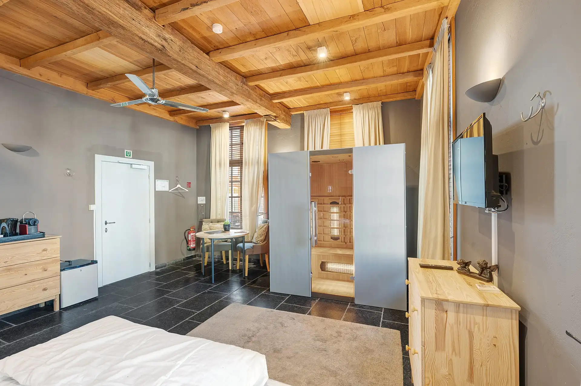 Historisch, uitzonderlijke woning met ongekend potentieel te Damme foto 5