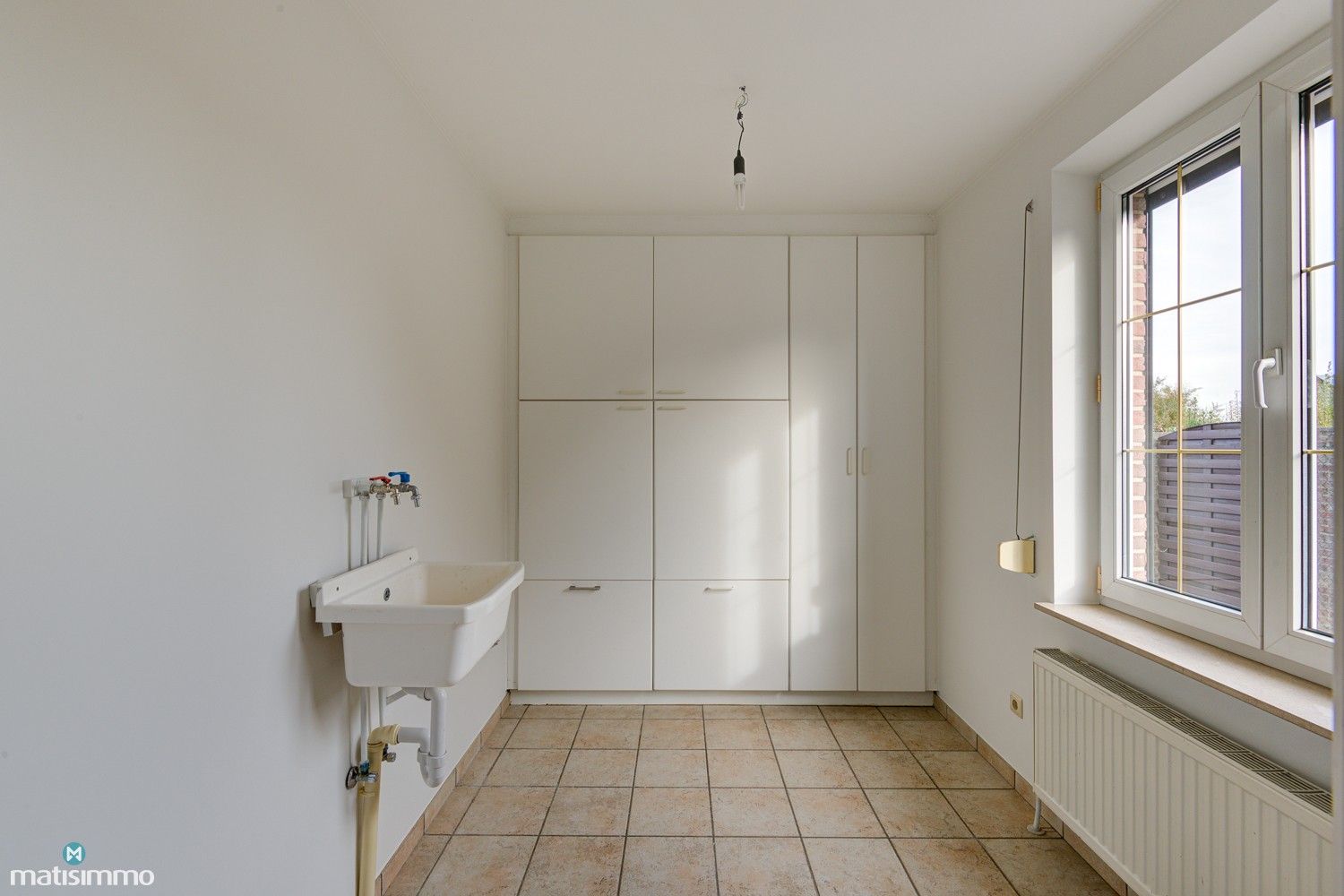 UITZONDERLIJK RUIME WONING MET 5 SLAAPKAMERS EN ONDERHOUDSVRIENDELIJKE TUIN TE MOPERTINGEN foto 16