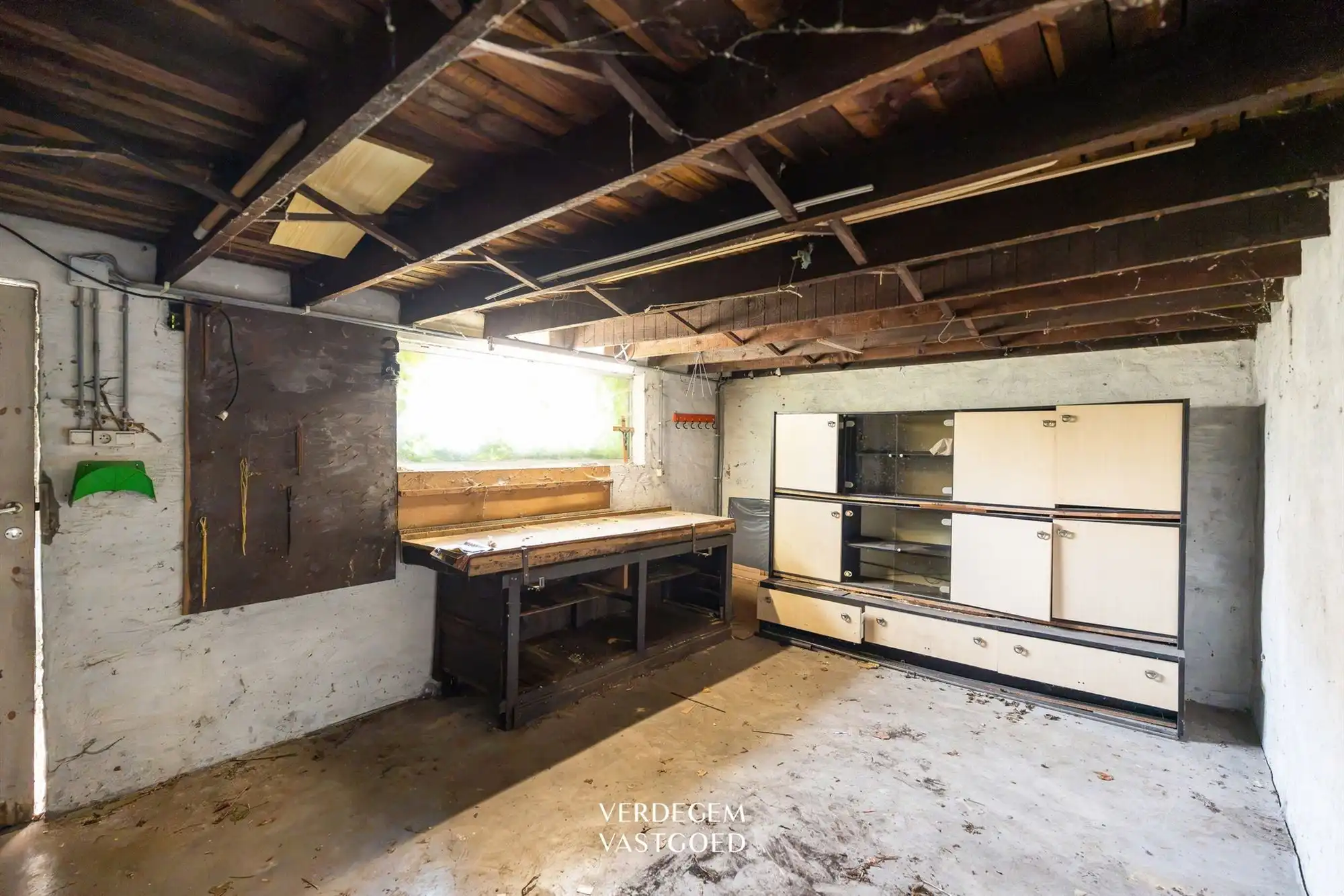 Halfopen woning op een terrein van 787m², te renoveren foto 17
