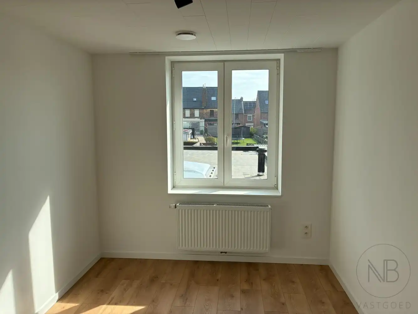 Instapklare en gerenoveerde woning in Genk foto 17