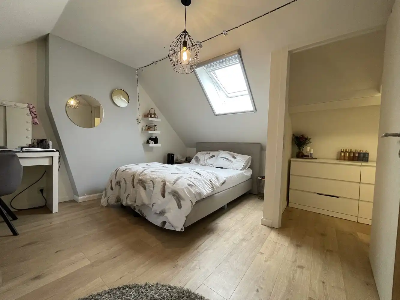 Verrassend ruime en volledig gerenoveerde woning met 3 slaapkamers en tuin foto 22