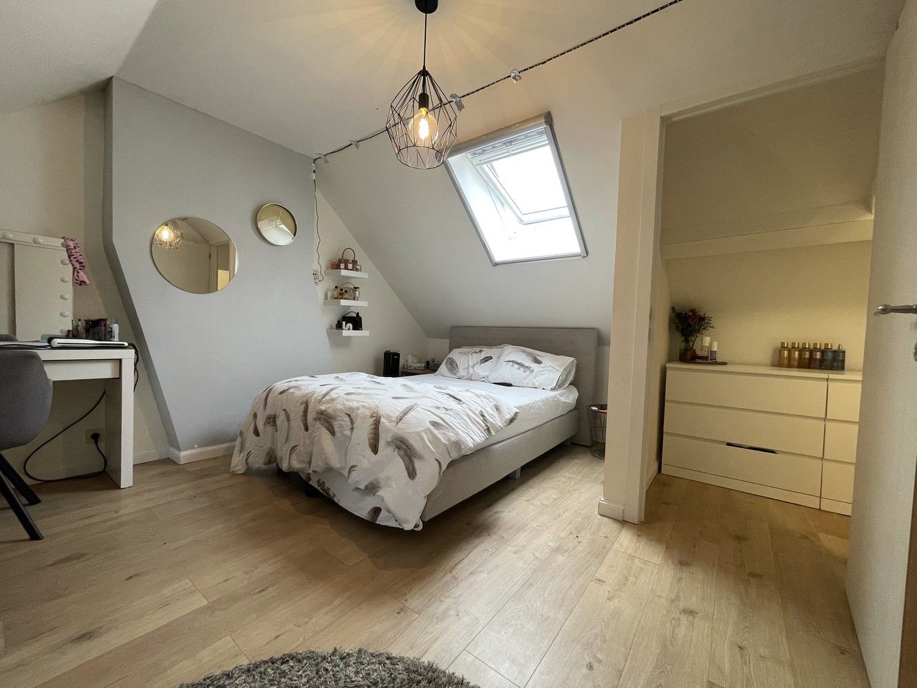 Verrassend ruime en volledig gerenoveerde woning met 3 slaapkamers en tuin foto 22