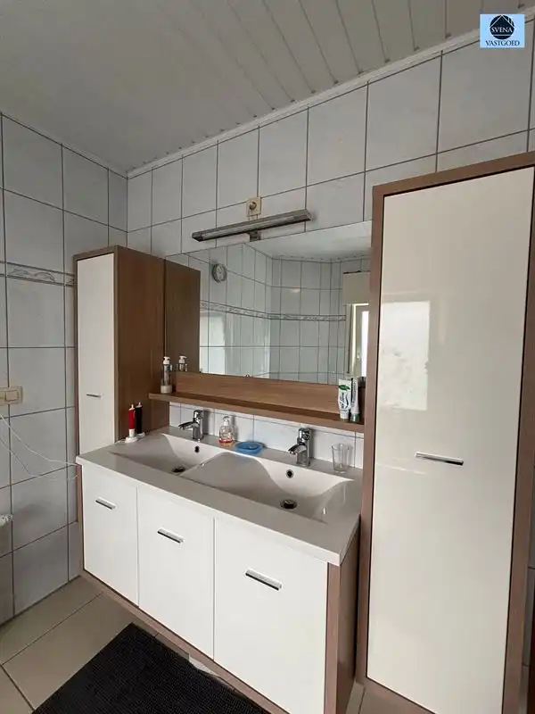 SOLIDE RUIME WONING MET 6 SLAAPKAMERS foto 13