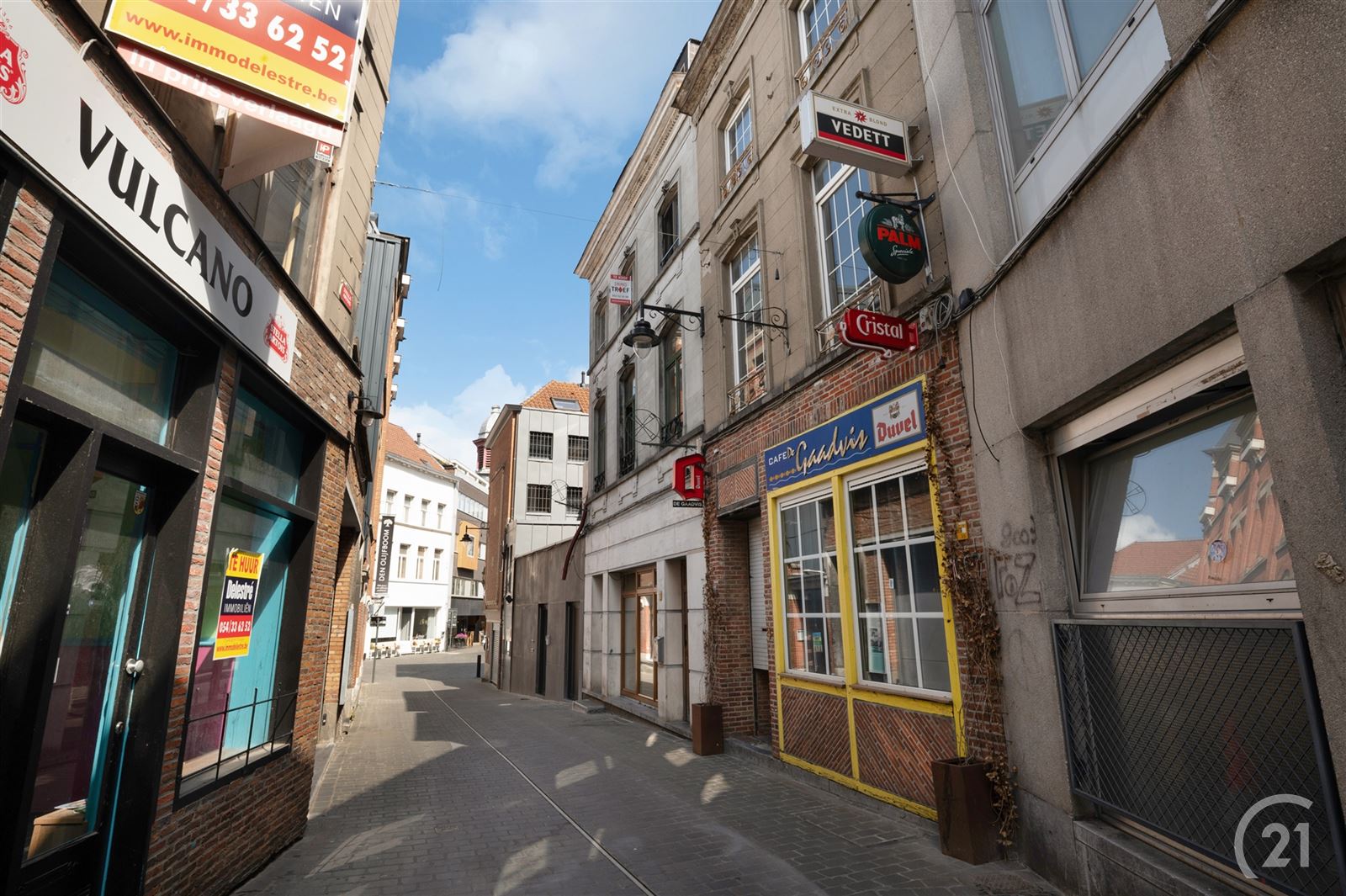 Investeringsopportuniteit in hartje Aalst - 4 verhuurde app foto {{pictureIndex}}