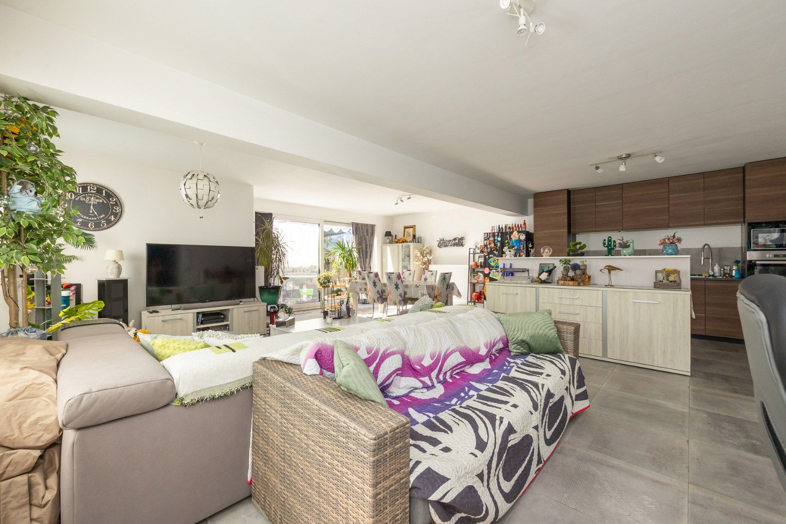 Gerenoveerd gelijkvloers appartement (149m²) met 2slpk, stadstuin en garagebox! foto 5